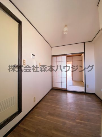 【居間・リビング】 | 　森岡ハイツ | 使い勝手のいいキッチンスペースです