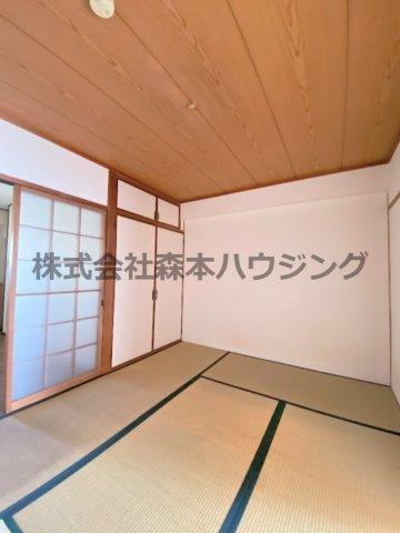 【和室】 | 　森岡ハイツ | リビングスペース代わりに使えそうな和室です
