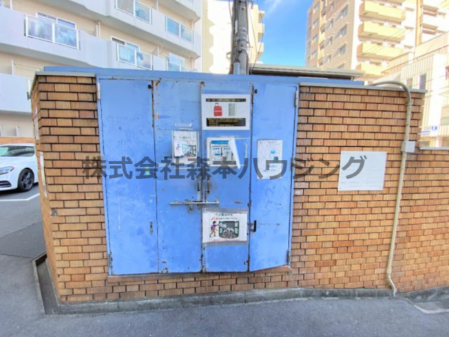 【その他共用部分】 | 　森岡ハイツ | 専用ごみ置き場です