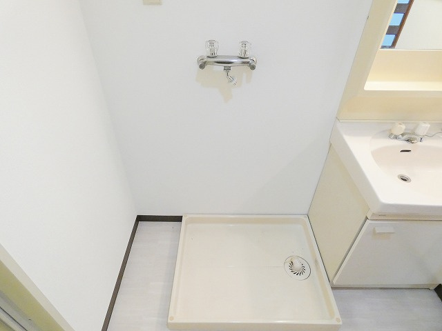 ラミューズの設備|※修繕前の写真の為、汚れと修繕テープがあります。