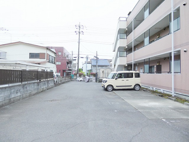 ラミューズの駐車場