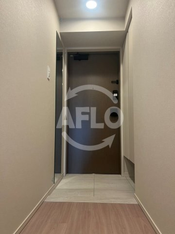 シーズンフラッツ南森町PREMIERの玄関
