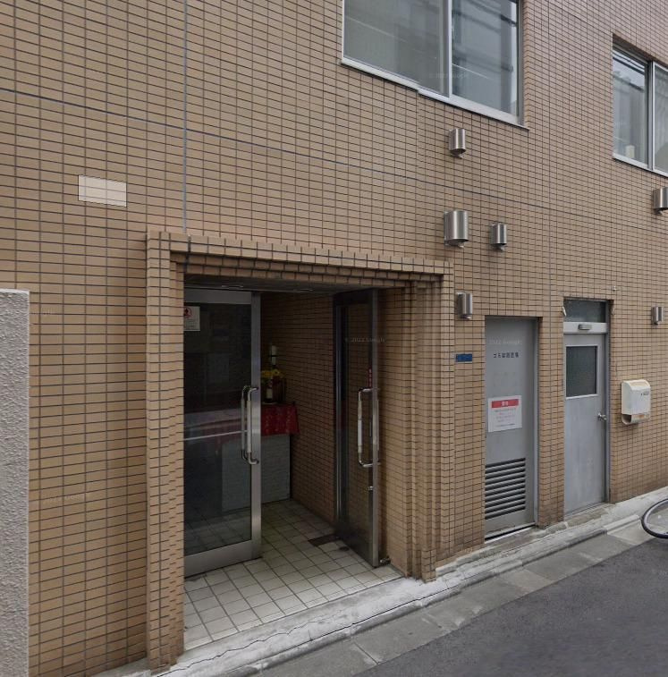 トーカン上野北キャステールのエントランス