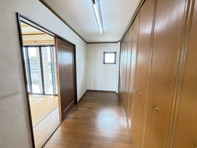 上長磯町中古住宅の収納|■2階10.0帖和室横の納戸