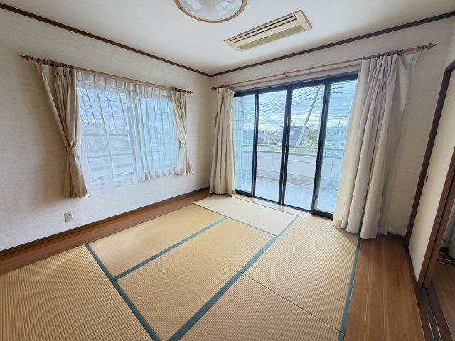 上長磯町中古住宅の和室|■2階東側和室