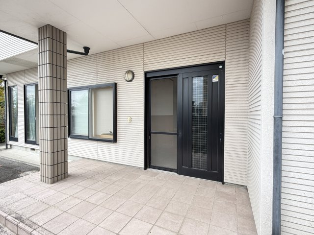 上長磯町中古住宅の玄関|■正面玄関