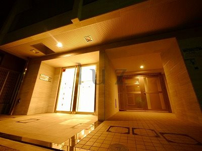 アイル横浜関内のエントランス