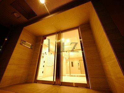 アイル横浜関内のエントランス