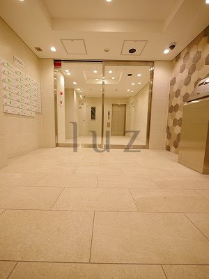 アイル横浜関内のエントランス