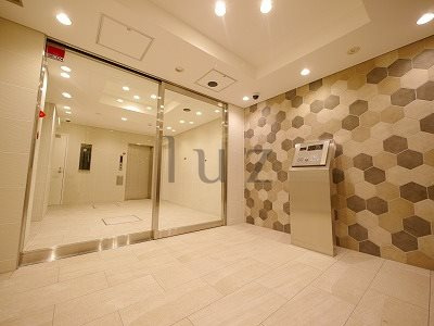 アイル横浜関内のエントランス