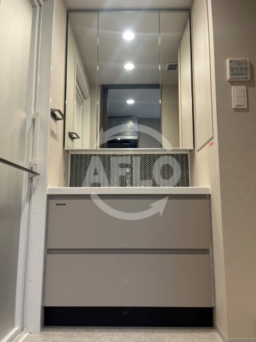 シーズンフラッツ南森町PREMIERの独立洗面台