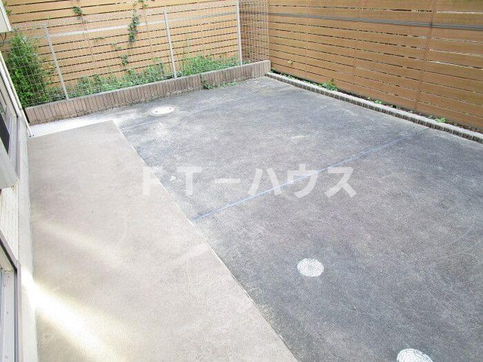 シャーロットハウスの庭
