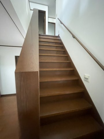 星和台２丁目貸戸建ての洋室