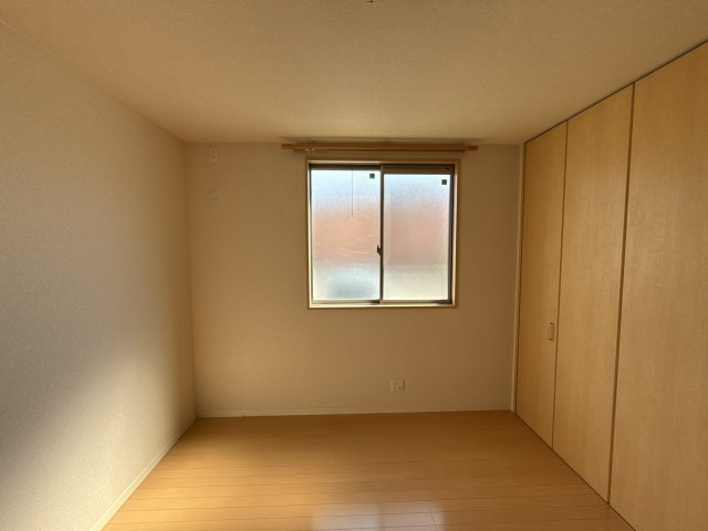 クラヴィエ南町ノ坪Ｄの洋室