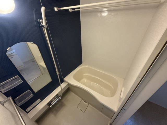 クラヴィエ南町ノ坪Ｄの浴室