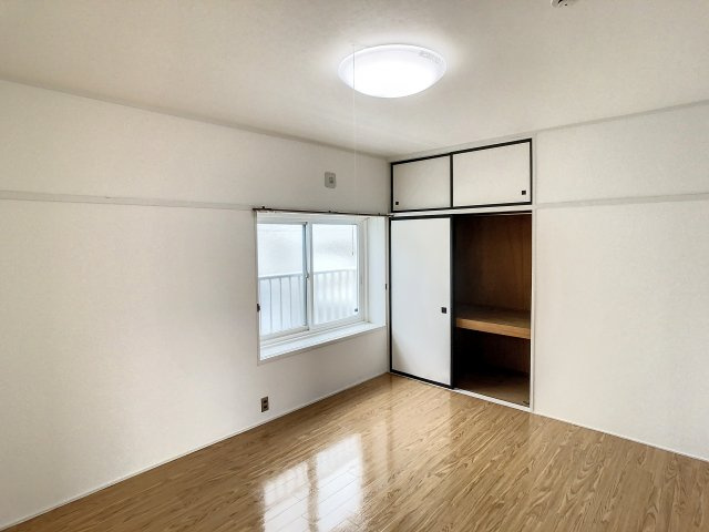ガーデンコート篭田の洋室