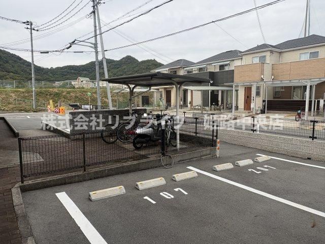 ラフォーレ Ⅽの駐車場