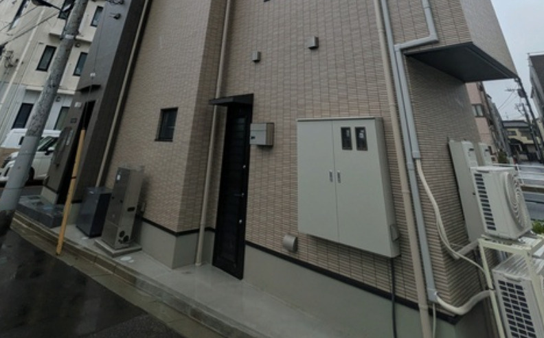 新赤羽ビルのエントランス