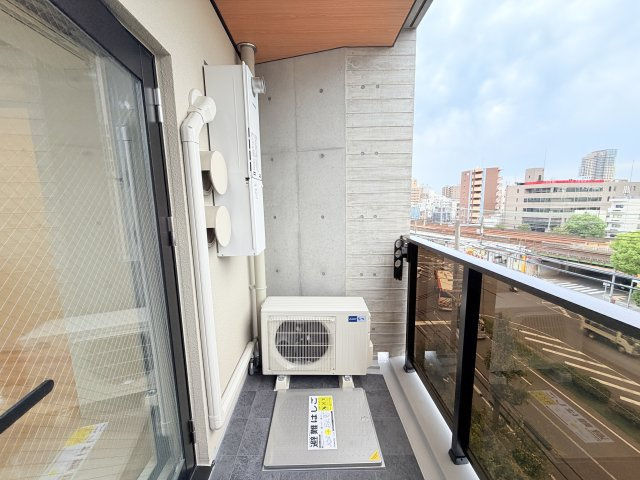 MAISHIN神戸三宮EASTのバルコニー