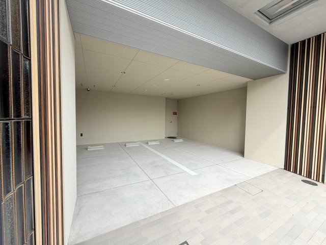 MAISHIN神戸三宮EASTの駐車場