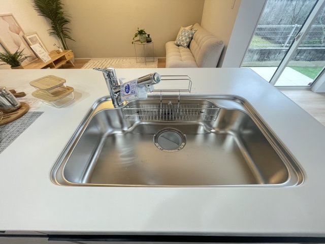 糸満市賀数（全3棟）1号棟のキッチン|※同仕様写真です