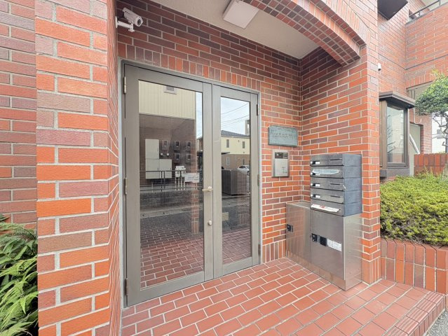 ウエルネス市川のエントランス