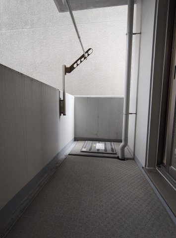 神戸市中央区二宮町２丁目の賃貸マンションのバルコニー