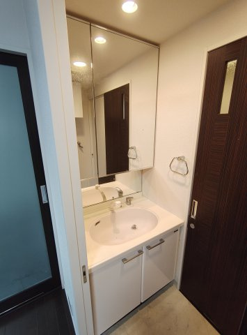 神戸市中央区二宮町２丁目の賃貸マンションの洗面所