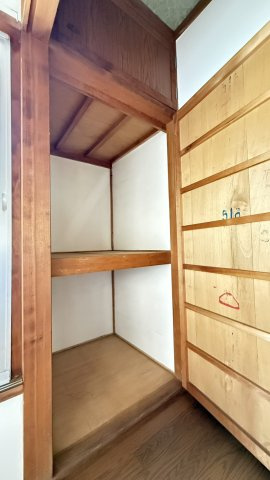 住吉宮町5丁目貸家の収納