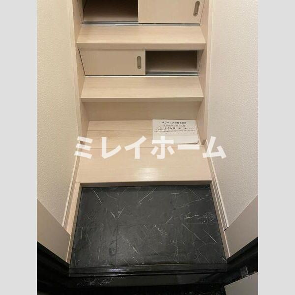 アプロ千鳥町の玄関