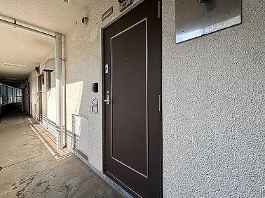 東山サンハイツの玄関|LINEでのお問い合わせもお待ちしております♪