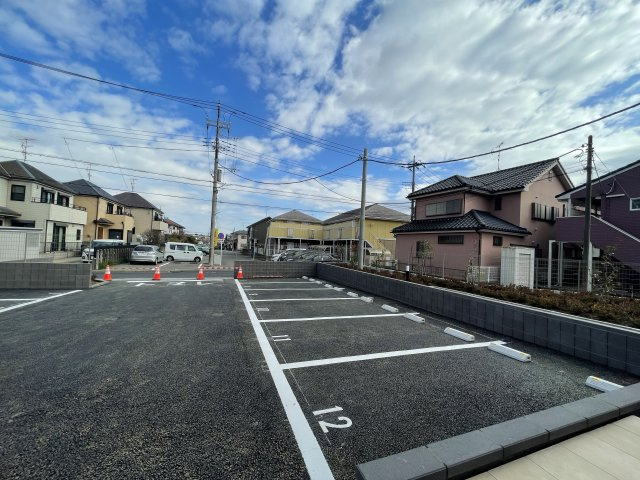ウィンドテラス矢切の駐車場