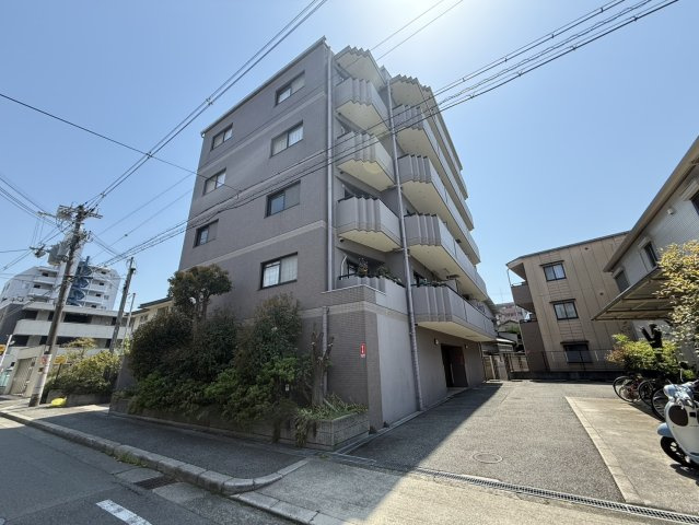 ファミールグランデの外観
