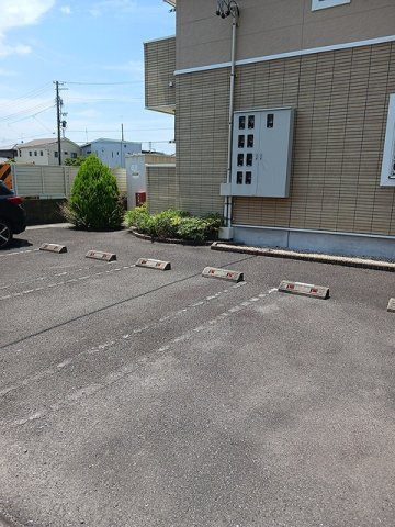 グラン・パームの駐車場