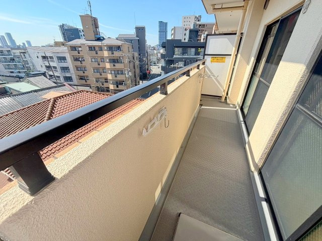 新大阪ファミール西館のバルコニー