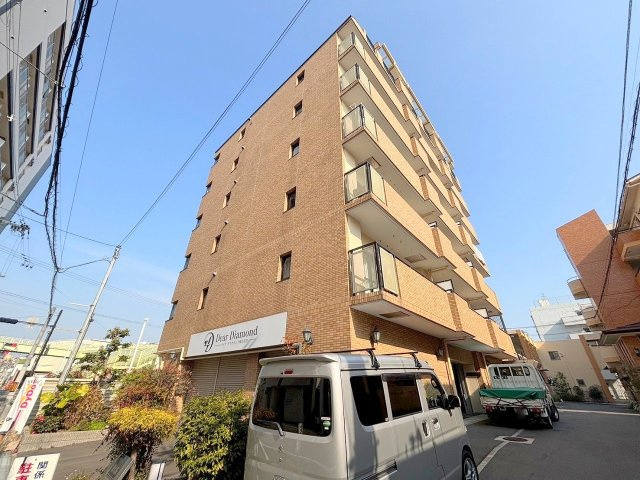 新大阪ファミール西館の外観