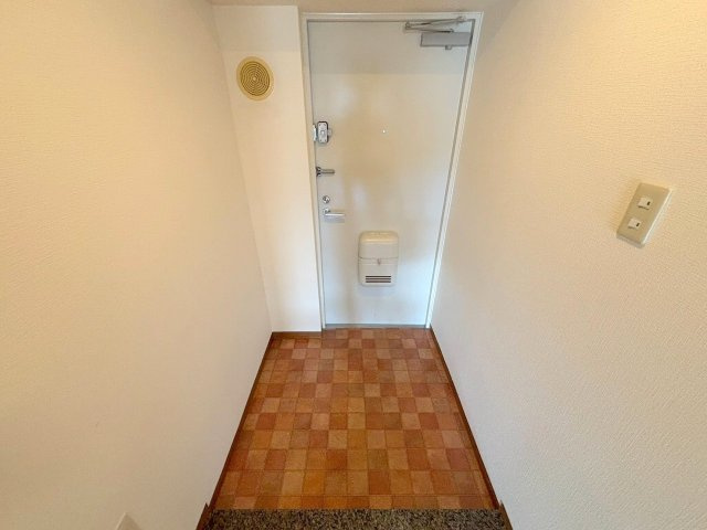 新大阪ファミール西館の玄関