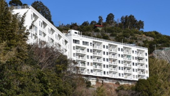 東熱海マリンハイツの外観