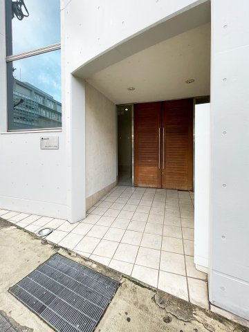 オルゴグラート本山のエントランス