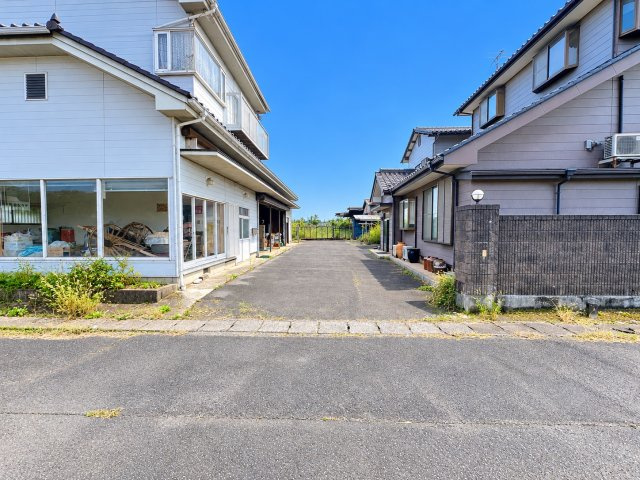 坂東市生子中古戸建の駐車場