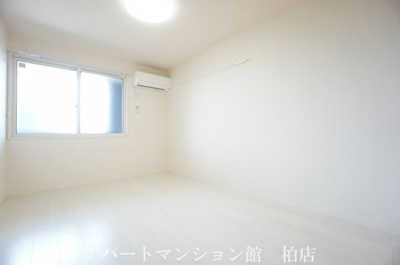 【寝室】 | チェントラーレ | 類似です