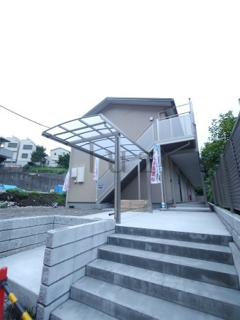 横浜市港北区菊名３丁目のアパートの外観