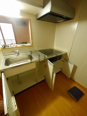 横浜市港北区菊名３丁目のアパートのキッチン
