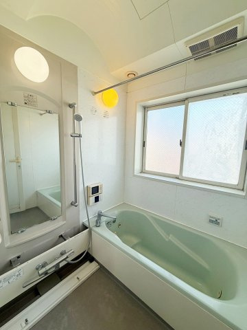 北町7丁目戸建の浴室|AI 生成を含むため、実際とは異なる場合があります