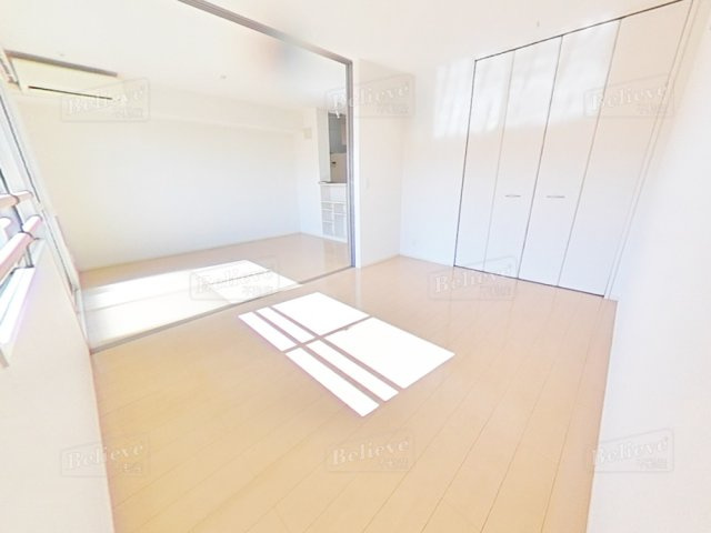 ベルコートⅡの寝室|クローゼット付の寝室です☆