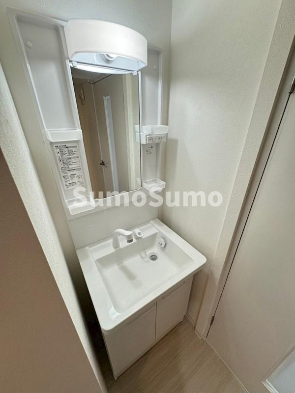 ビュークレスト大橋駅西口の洗面所|スペースが確保できる洗面所です