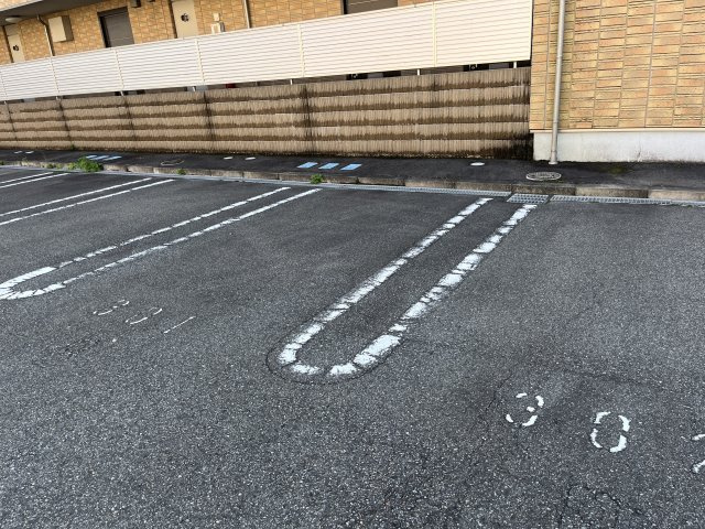 カルムリー福崎Ｃの駐車場