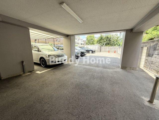 エスポワールの駐車場