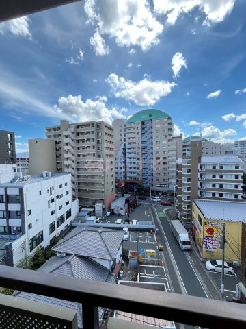ビュークレスト大橋駅西口のエントランス