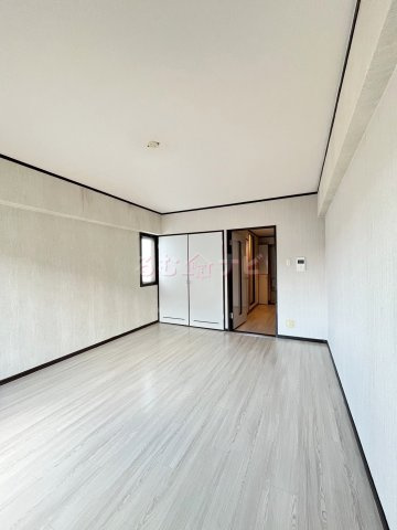 ビュークレスト大橋駅西口の居間・リビング